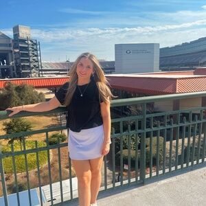 Meet your Posher, Ansley